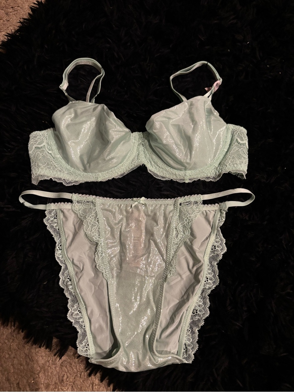 Victoria set c34 and medium medium underwear